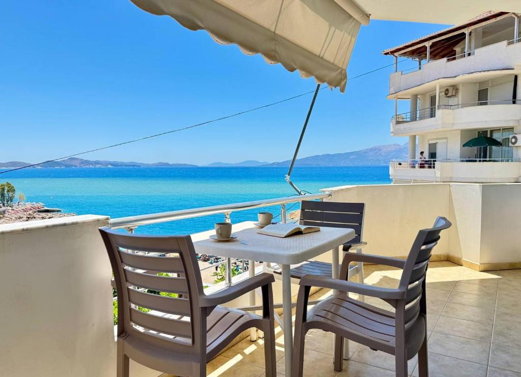 Violet Sea View Apartment 전경