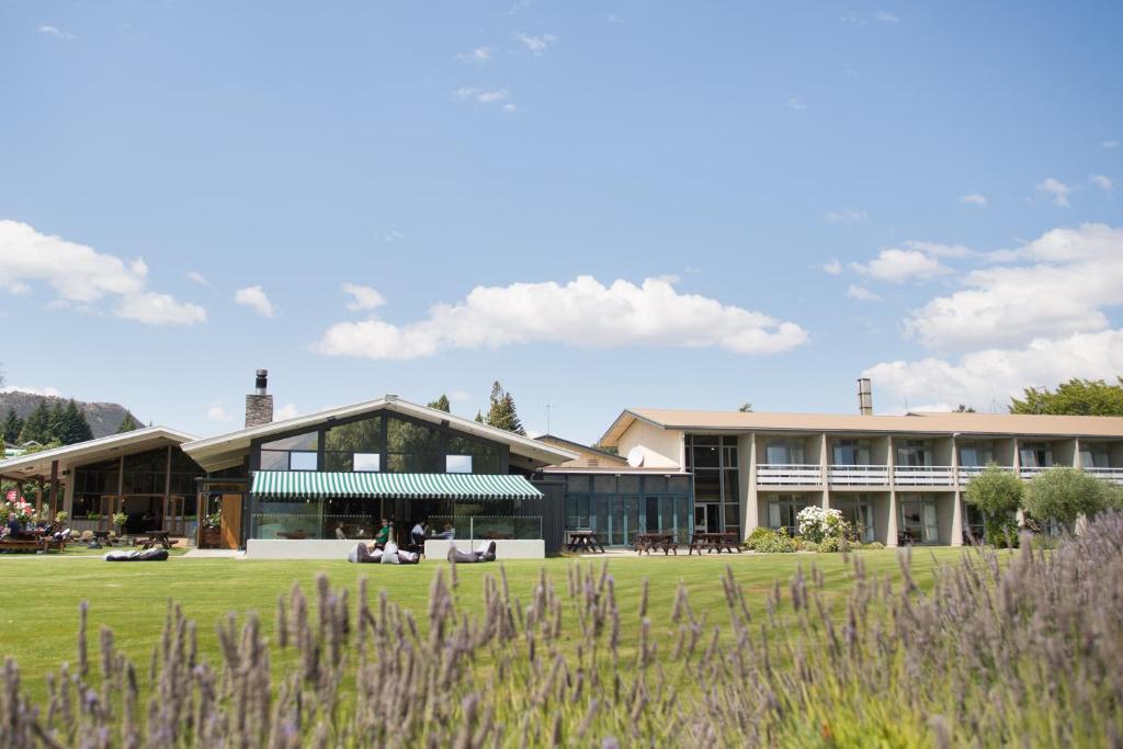 瓦纳卡酒店 (Wanaka Hotel)