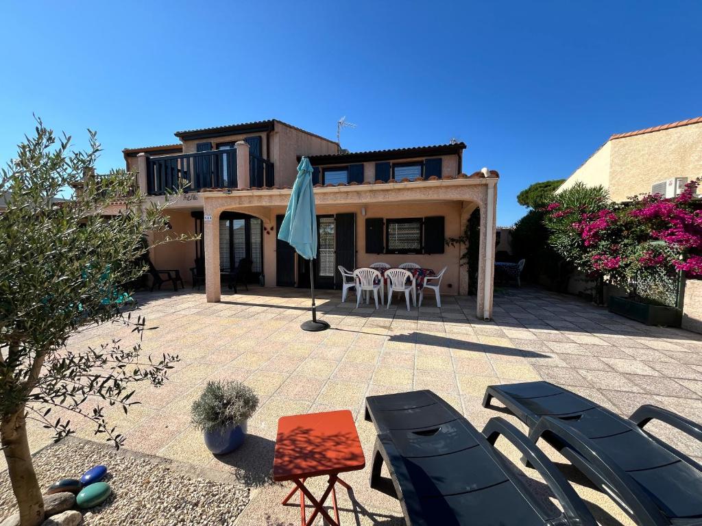 Domaine de vacances TAMARIS, à 600m de la plage, villa 3 chambres et séjour clic clac, wifi, cuisine climatisée, 7 couchages animations et piscines en supplément - LRTAMS10 - 2