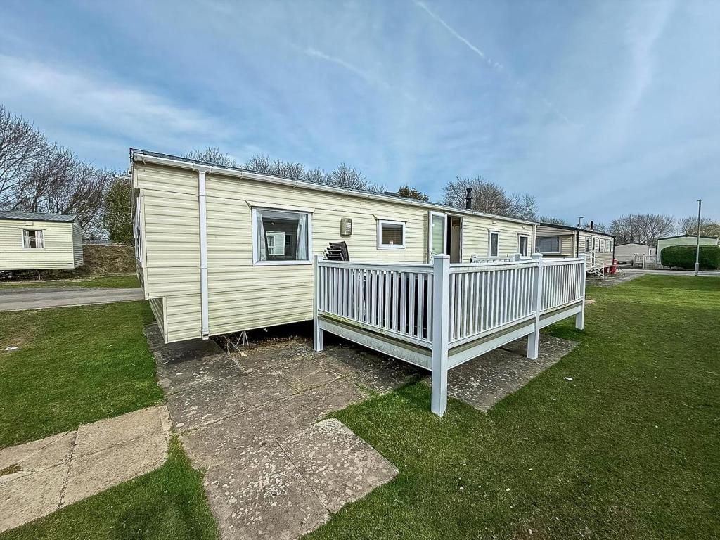 Superb 8 Berth Caravan At Southview Holiday Park Near Skegness Ref 33027Tc, Skegness