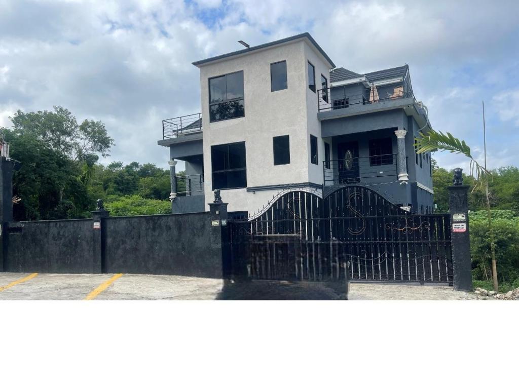 Underwater Oasis, Florence Hall