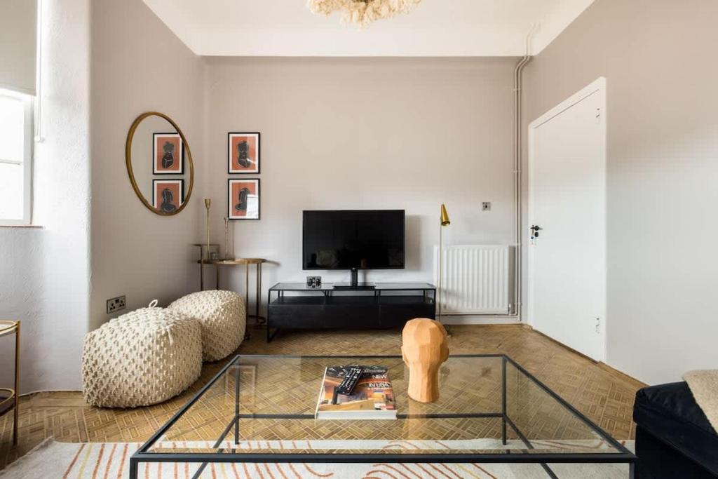 The West End Penthouse - 4BDR with Views, Londýn