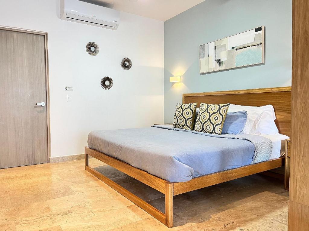 Modern Studio close to the beah Pool and Fast WiFi - 5