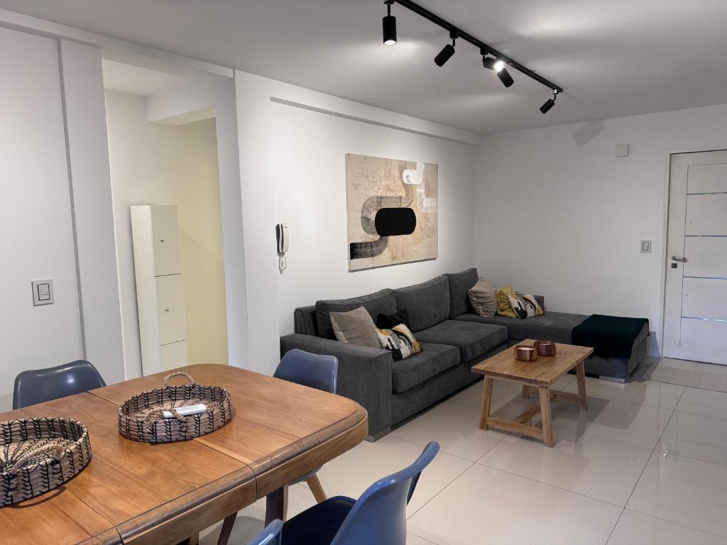 Hermoso departamento de 2 dormitorios en Argüello - 2