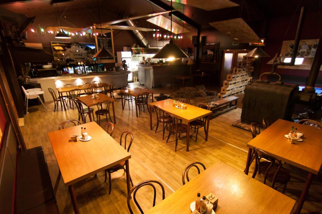 瓦纳卡酒店 (Wanaka Hotel)