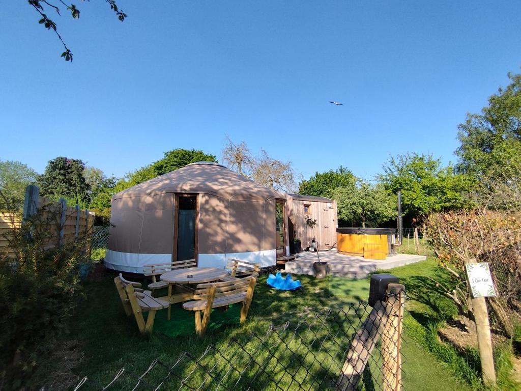 L Olivier, Brugelette