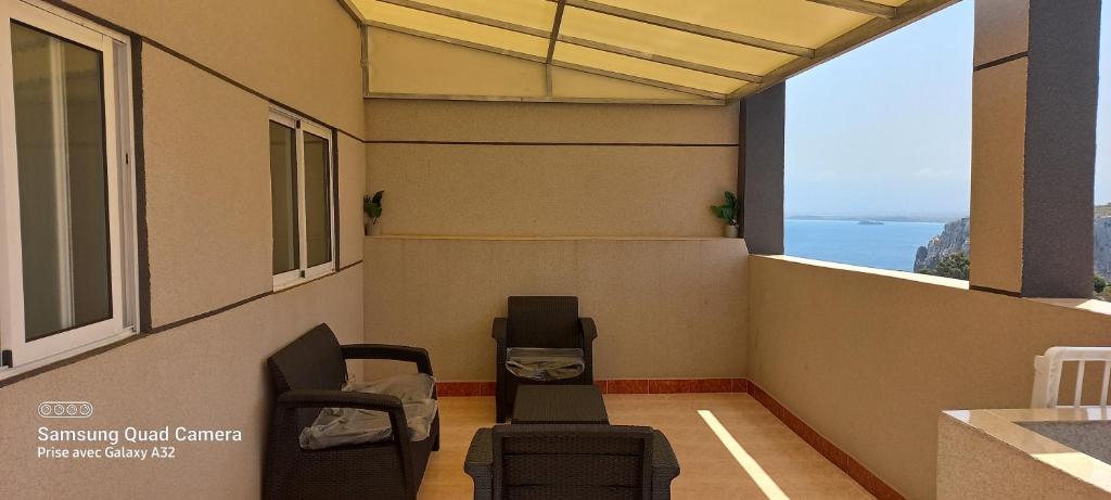 Appartement vue mer quartier port 4, Oulad Akkou