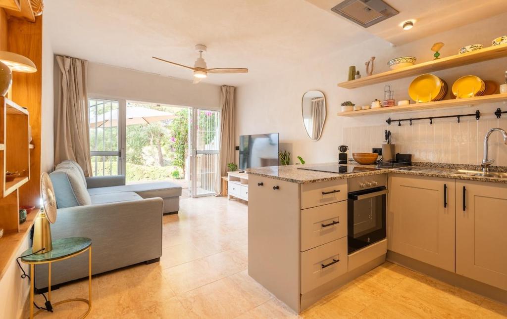 Beautifully decorated apartment near the beach - 3