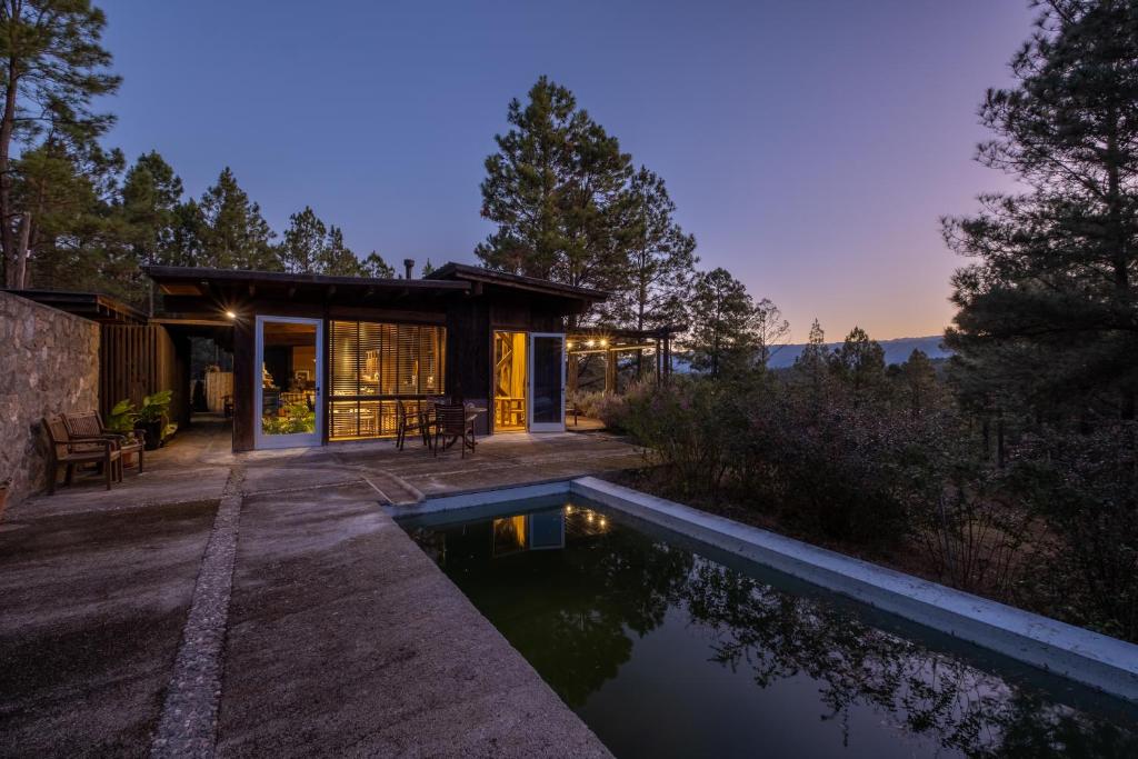 A Lodge - 4