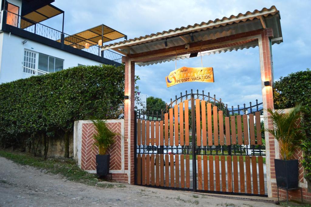 Guacamayas Resort - 1