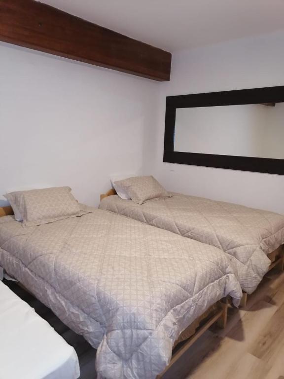 Economy room with private bathroom - 3