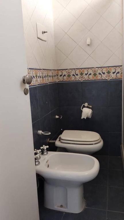 Neuquén 2467, M5502 Mendoza - 5