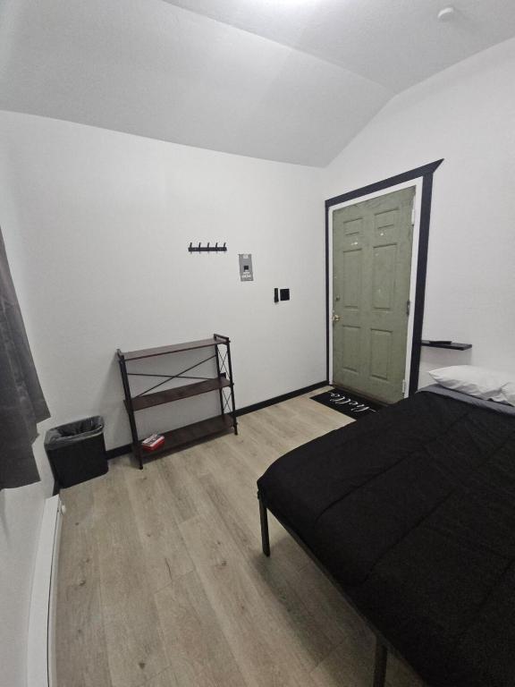 Campground Cabin Number 8, Houston