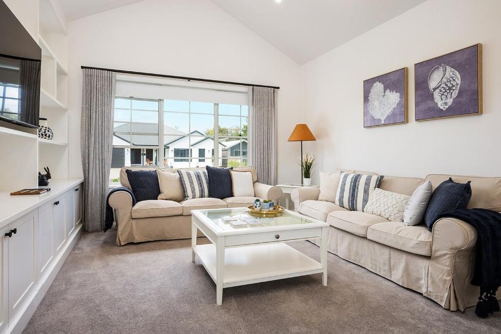 McG Mudgee -Hamptons inspired- with a splash pool, Mudgee