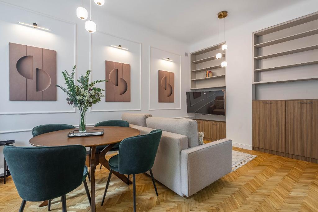 Kredytowa Apartament, Varsavia