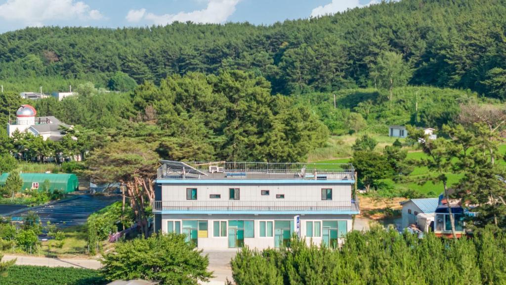 Taean JiYu Ne Pension, Tchäan