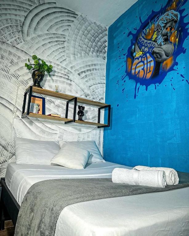 Urban Hostal Bar - 3