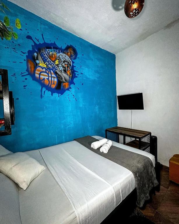 Urban Hostal Bar - 4