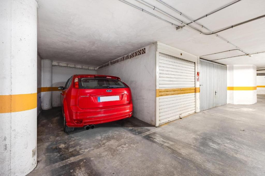 Cozy apartment with private parking near center and beach - 5