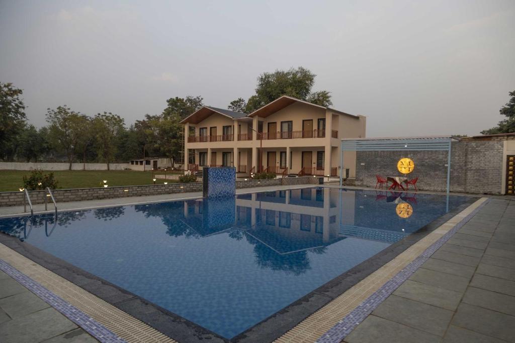 Milestone Resort, Thūr