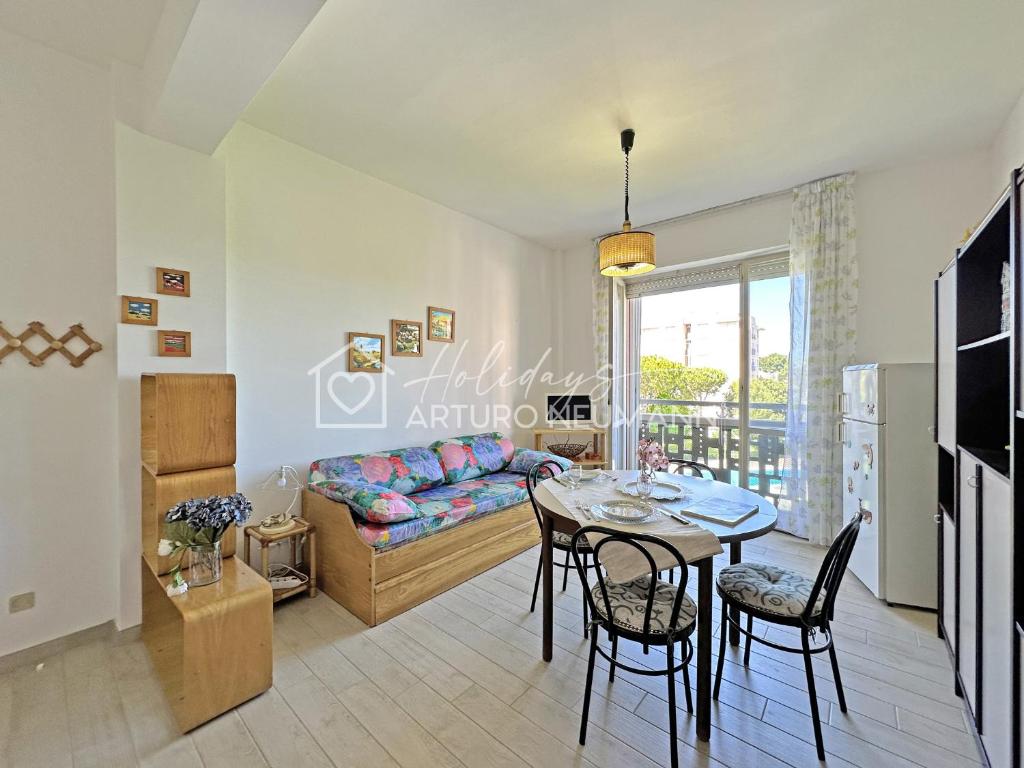 165 - RESIDENCE CONERO a Marcelli- Trilocale al 3 piano con ASCENSORE, 2 PISCINE, PARCO GIOCHI e 2 CAMPI DA TENNIS - CLIMATIZZATO, SPIAGGIA AL WHITE BEACH CLUB INCLUSA - 3