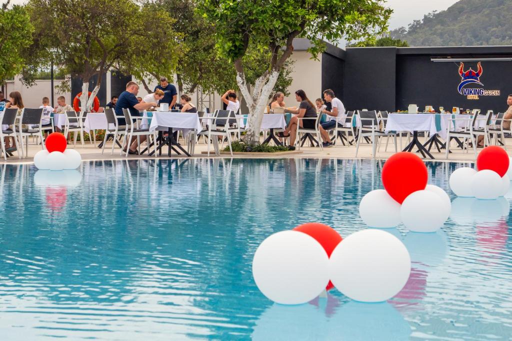 Viking Garden Hotel — Swimming pool in Kemer