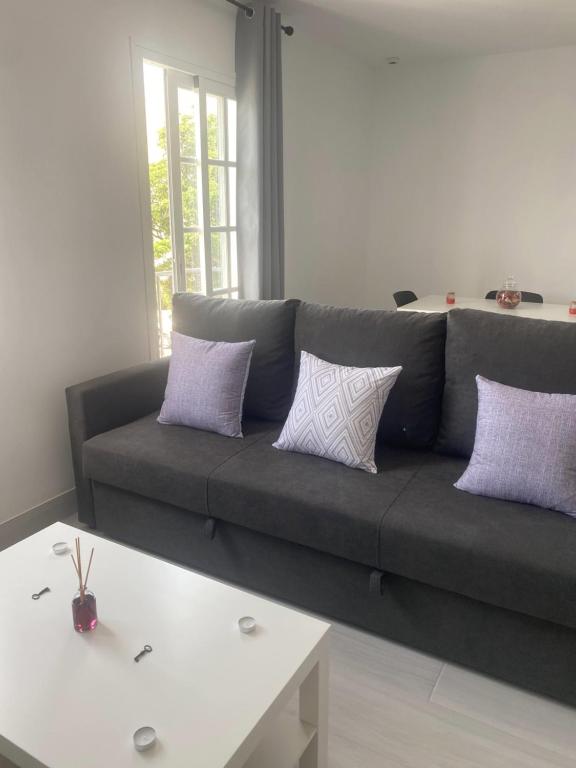 LEON 38 Apartments Private Parking - EaW Homes - 5