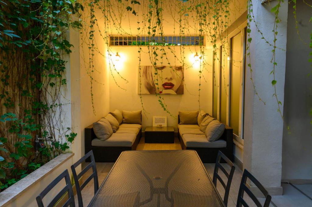 Vatican City Historic Center -Luxury Flat with Garden and Private Parking - 1