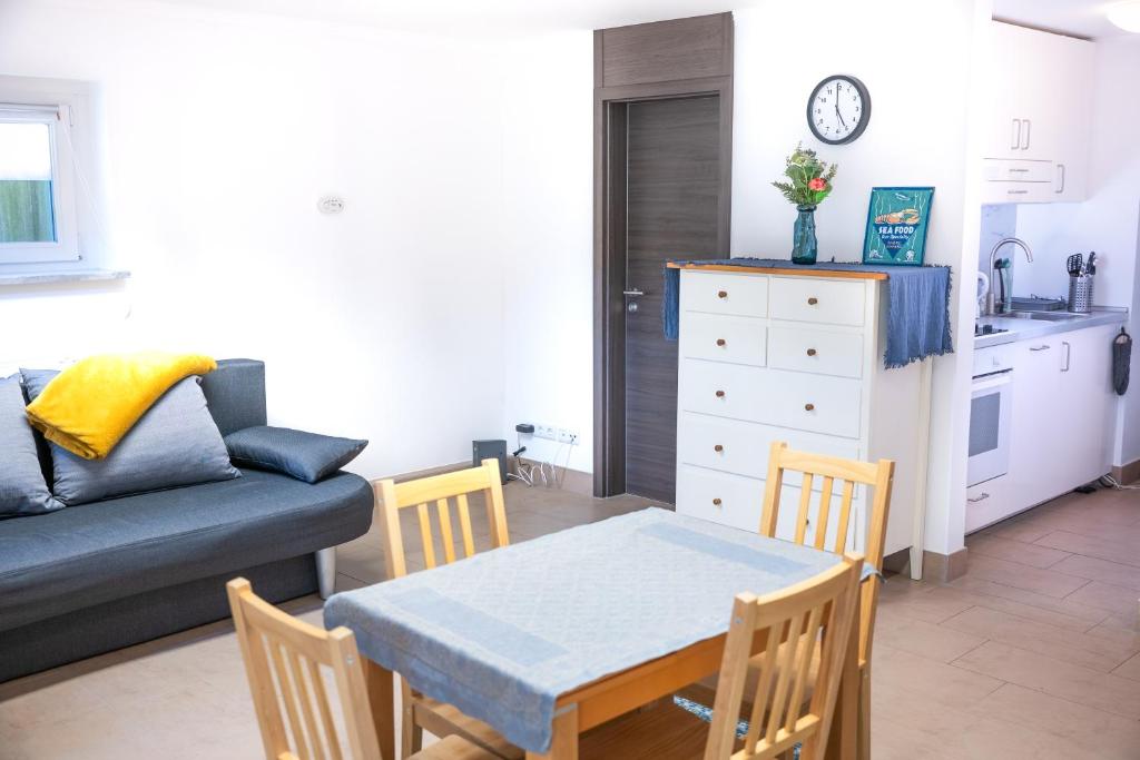 Wohnung in Loschwitz mit Parkplatz, Drážďany