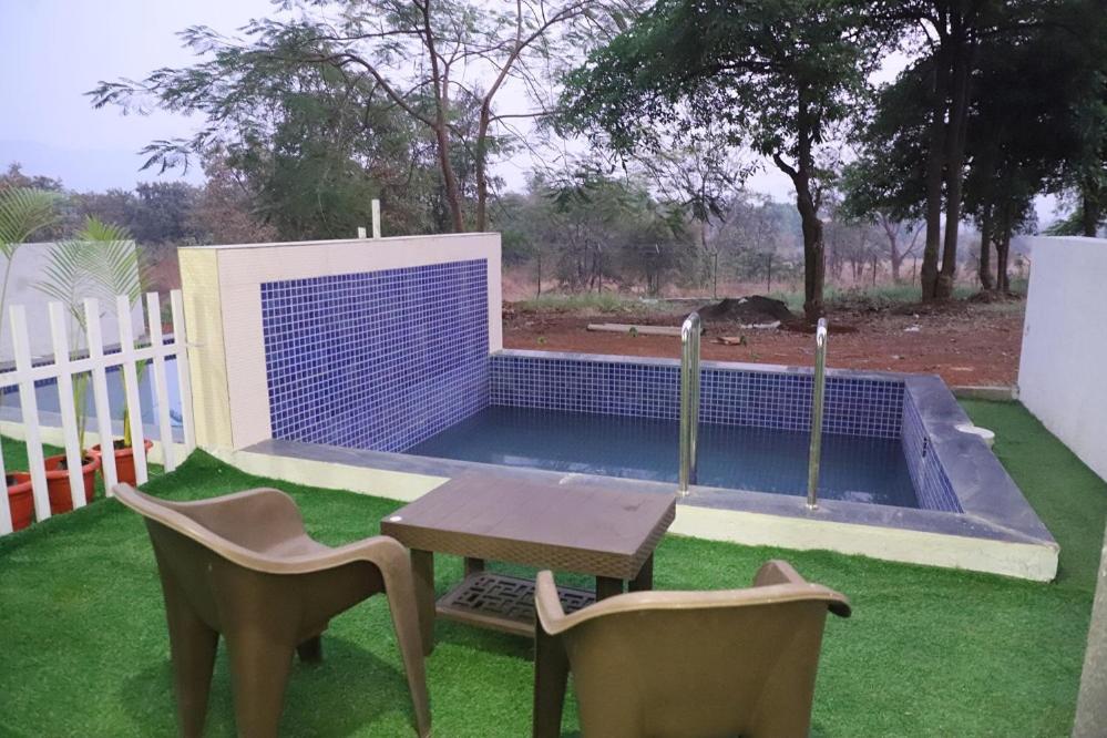 Ivy Bliss Studio with Private Pool, B 13, Karjat, Karjat