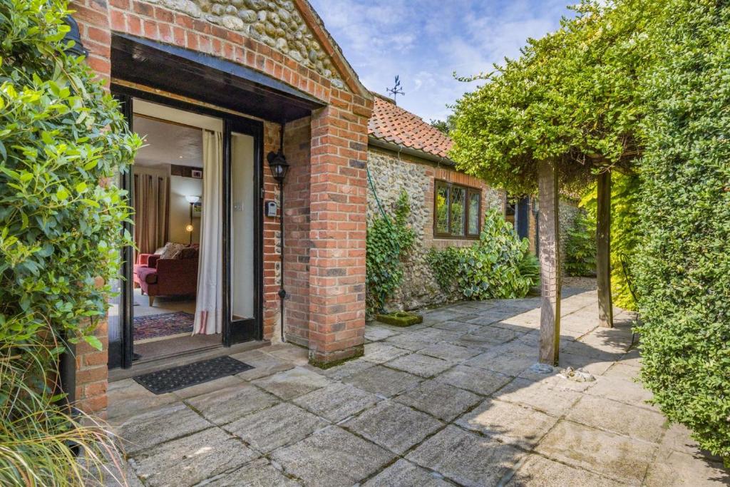 2 Bed in Sharrington oc-h32406, Sharrington