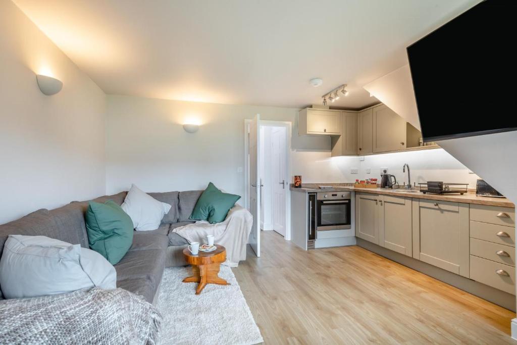 3 Bed in Corton oc-s32347, Corton