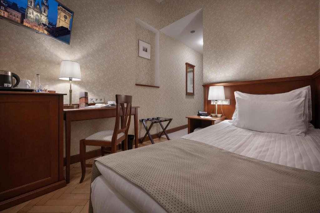 Hotel Rott — Hotel rooms in Prague, Prague