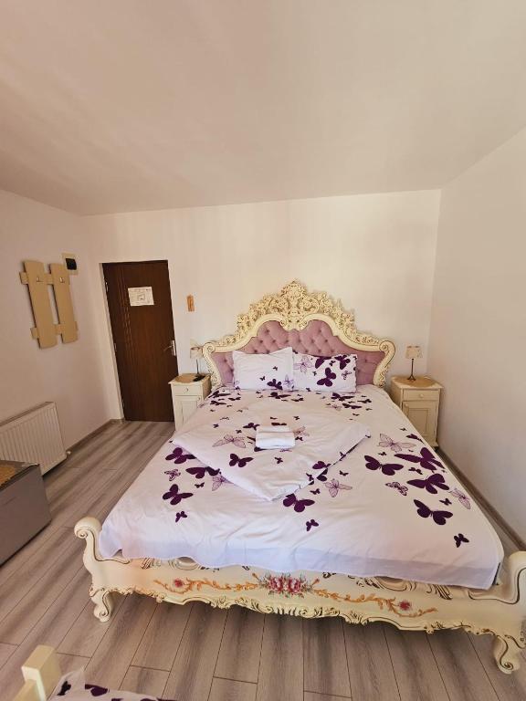 Aliando, Sighişoara