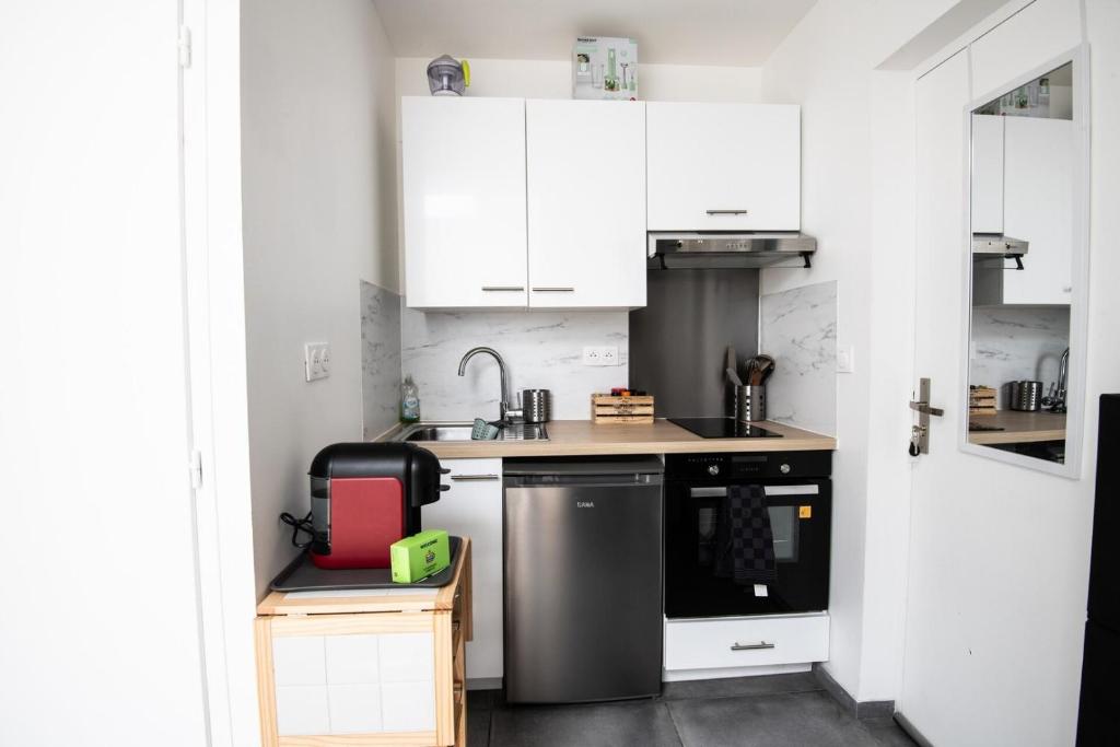Small Functional & Quiet Apartment with courtyard - 3