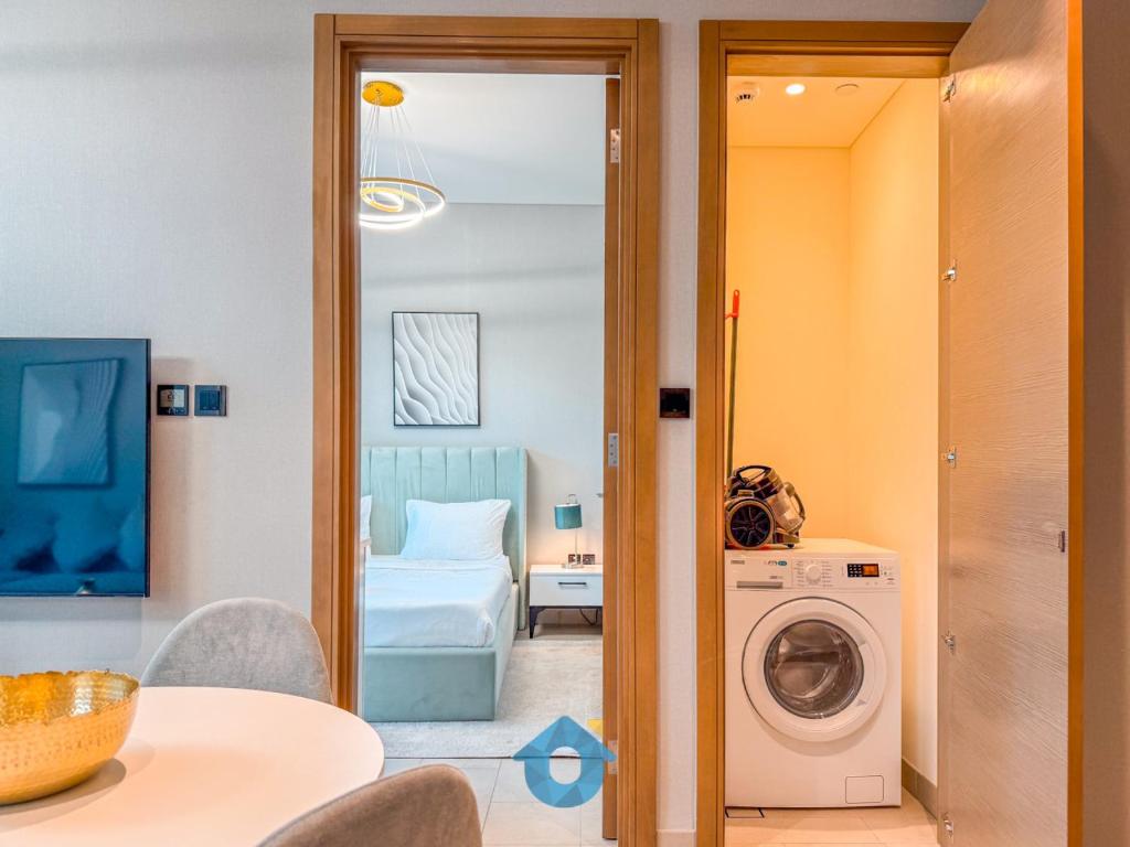 608 Bright Cozy 1BR Hartland Waves Dubai, Dubaj