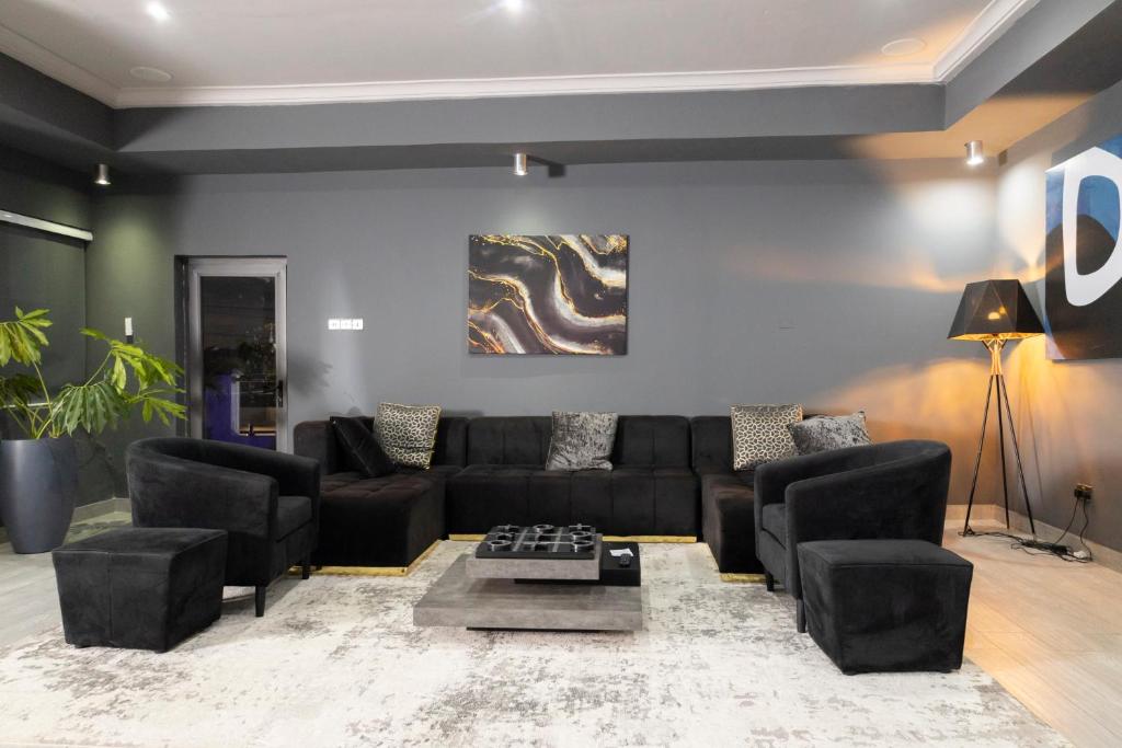 Self made Estates, Accra