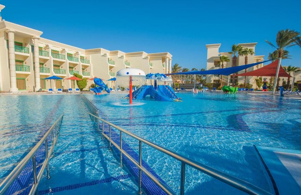 Swiss Inn Resort Hurghada — Swimming pool in Hurghada, Red Sea