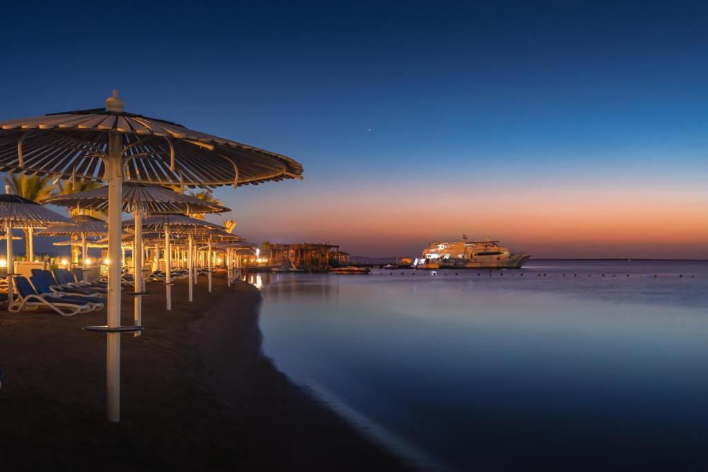 Swiss Inn Resort Hurghada — Beach in Hurghada, Red Sea