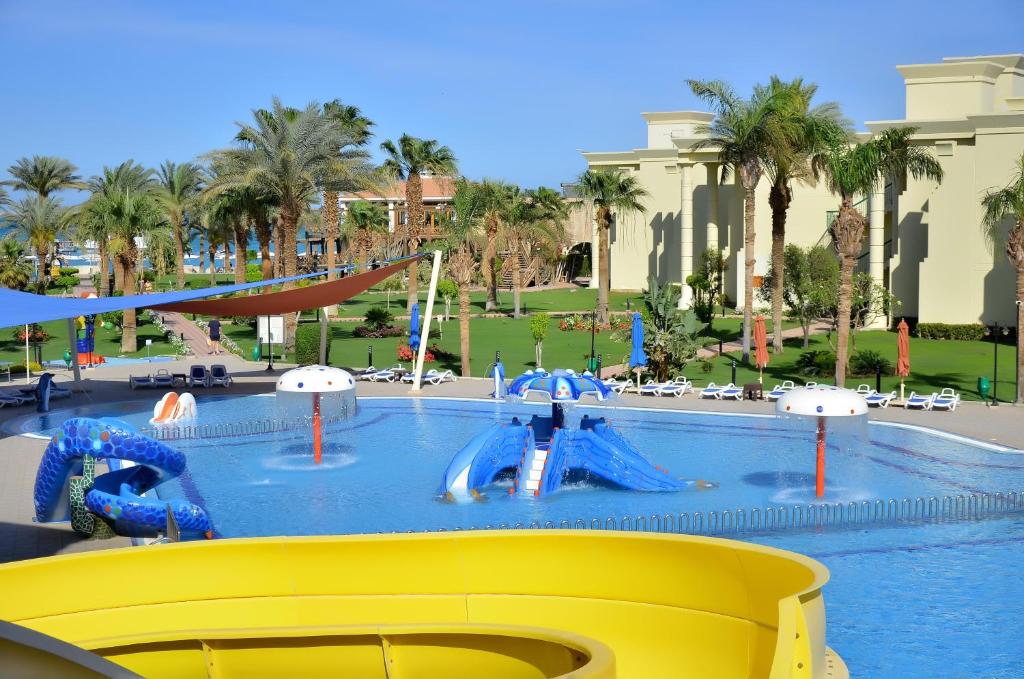 Swiss Inn Resort Hurghada — Swimming pool in Hurghada, Red Sea