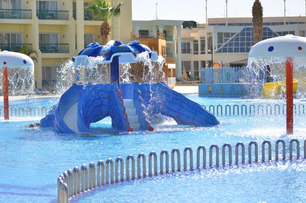 Swiss Inn Resort Hurghada — Swimming pool in Hurghada, Red Sea