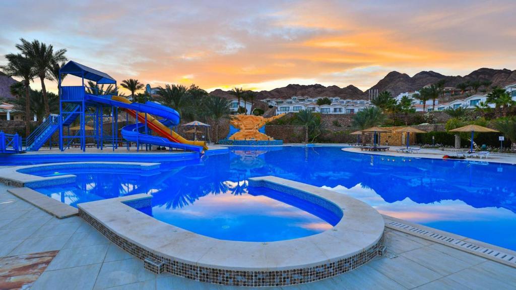 スイミングプール