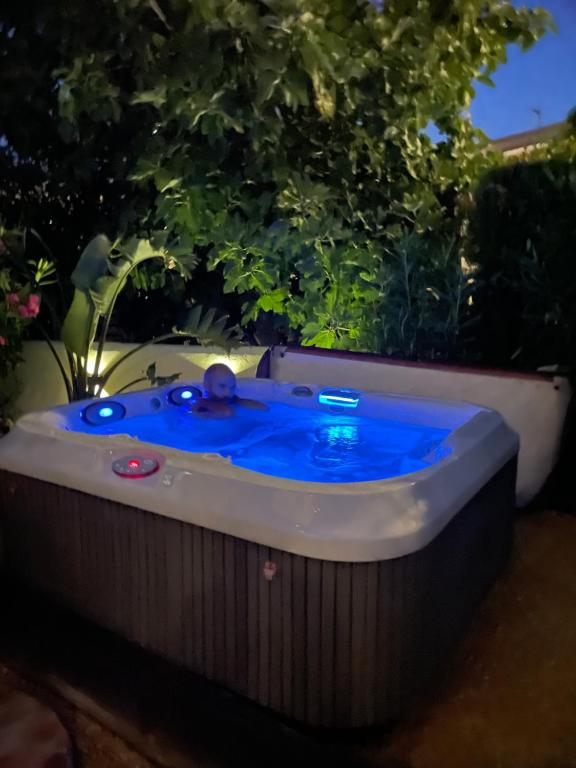 La IBICENCA & JACUZZI by XimoApartments - 2