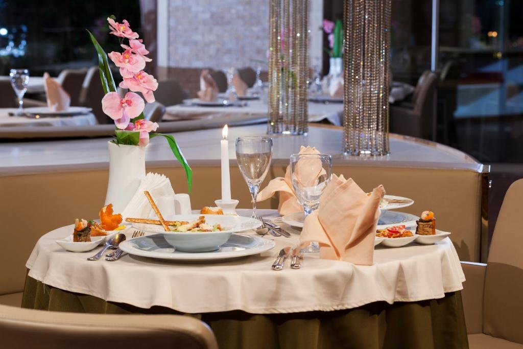 Calimera Hane Garden Hotel — Restaurant & bars in Side