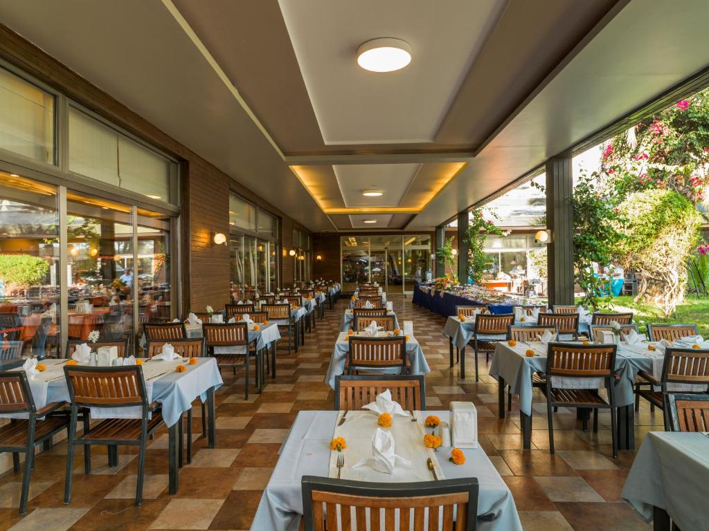 Calimera Hane Garden Hotel — Restaurant & bars in Side
