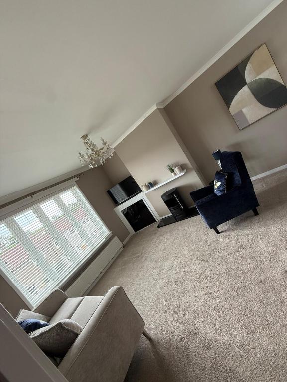 Knowes Apartment, Duntocher