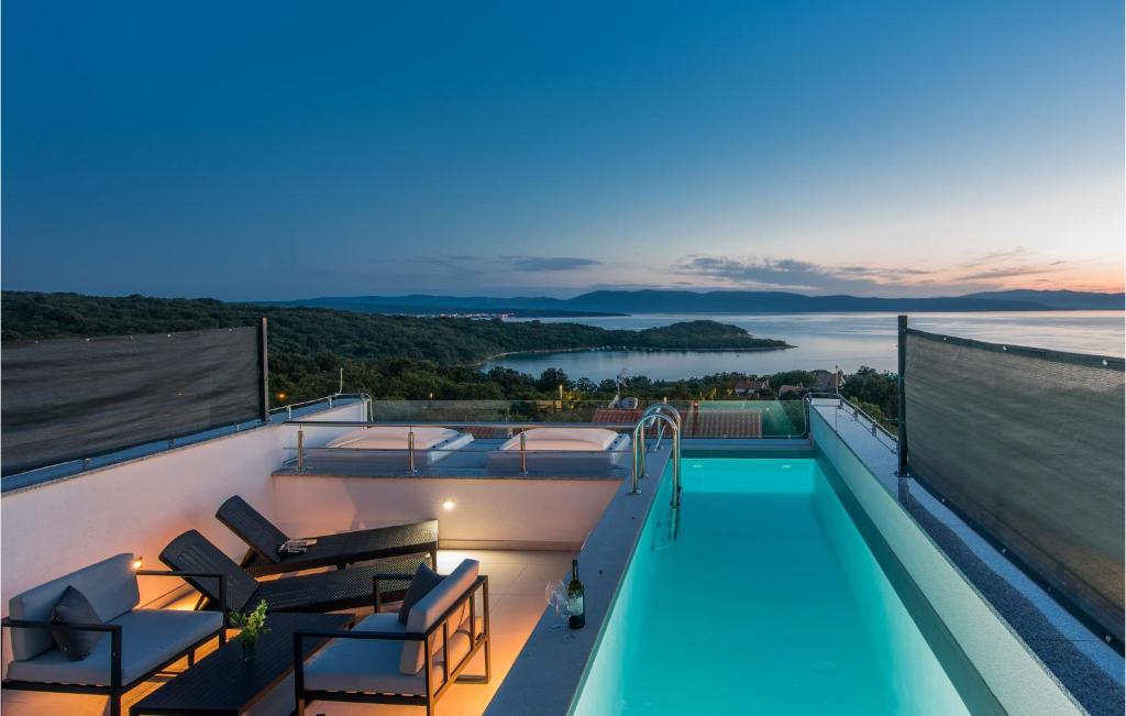 Beautiful Home In Njivice With Wifi, Njivice