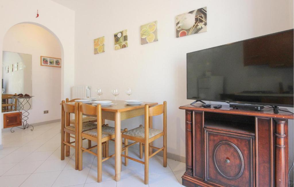 Gorgeous Apartment In Agropoli With Wifi - 3