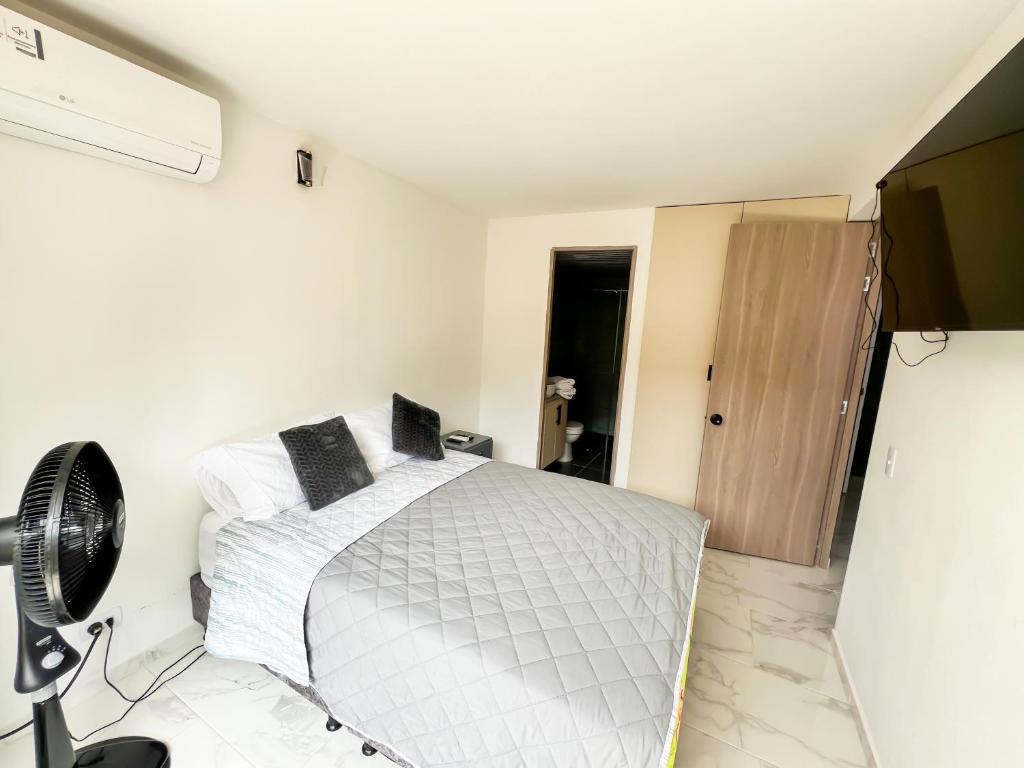 Tu Apto Ideal! Moderno, Aire Acondicionado, Balcón, 2 Hab - 4