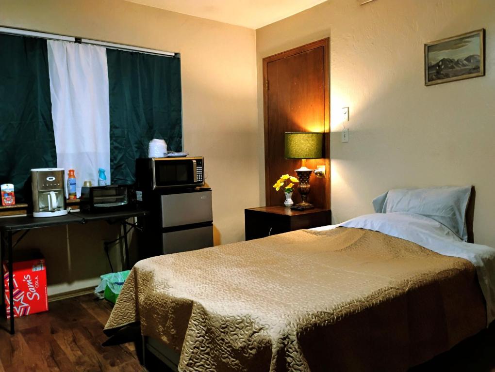 Golden Sunflower's Apt D1, Lawton